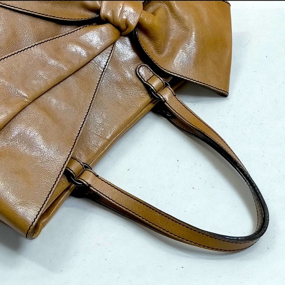 Valentino Garavani Large Bow Trim Tote - Picture 4 of 9